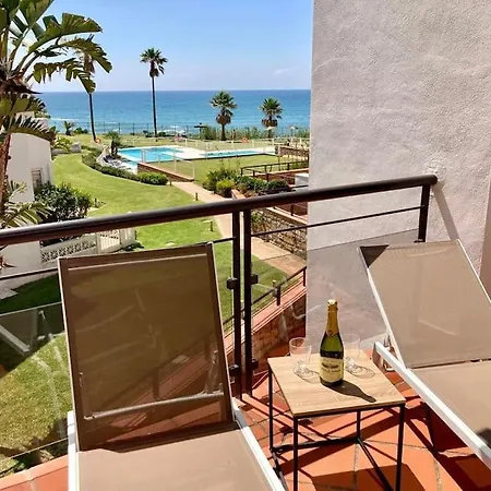 Sea Breeze Retreat - Golf Getaway Apartment Bahia de Casares Exterior photo